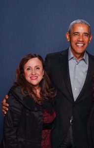 Sihem Neggaz directrice générale adjointe de RFAQ avec l'ex président américain Barack Obama