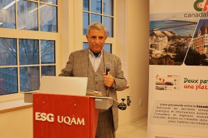 Dr Amar Boukheddami lors de sa conférence à l'UQAM.