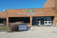 Le MITT Winnipeg ferme ses portes : -55% étudiants internationaux, 14M$ perdus à cause des visas Canada 2026.